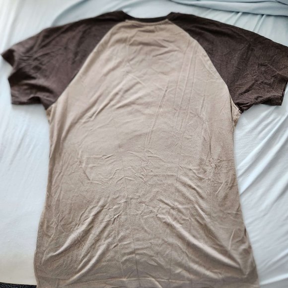 Universal Studios Harry Potter Hufflepuff Tee - Picture 3 of 3